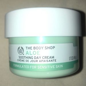 The body shop. Aloe soothing day cream